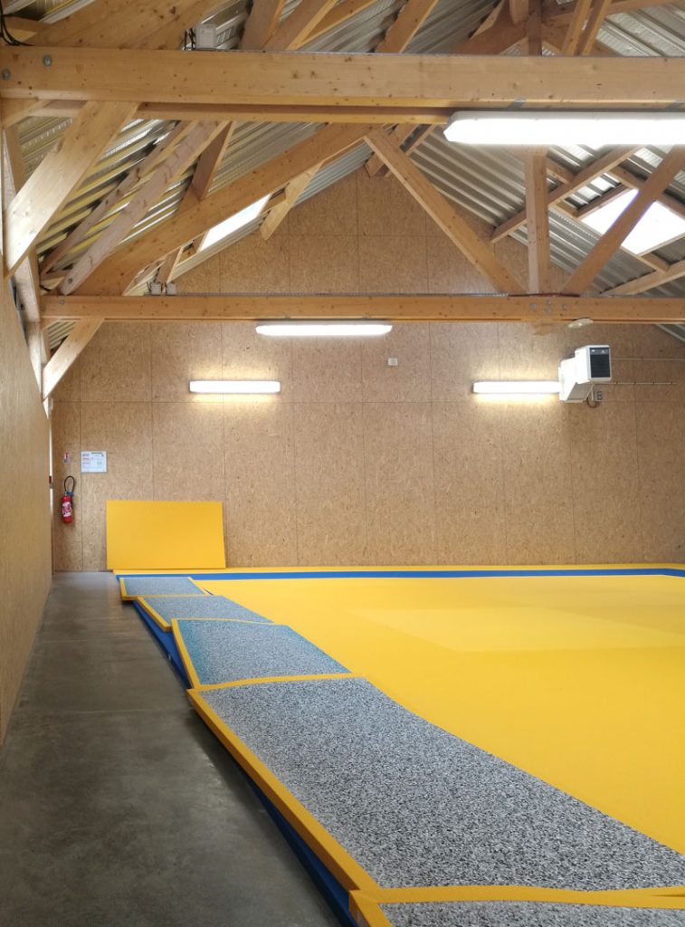 Safia-BENAYAD-CHERIF-architecture_Dojo-Jean-Luc-Rouge-Eaubonne_SALLE